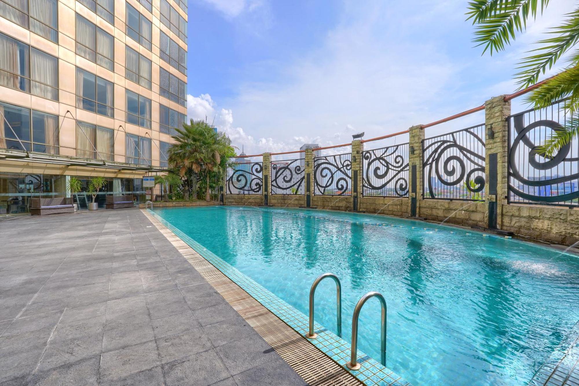 Wyndham Hotel 5*